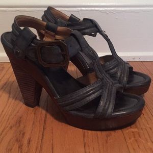 Frye Joy T-strap sandals